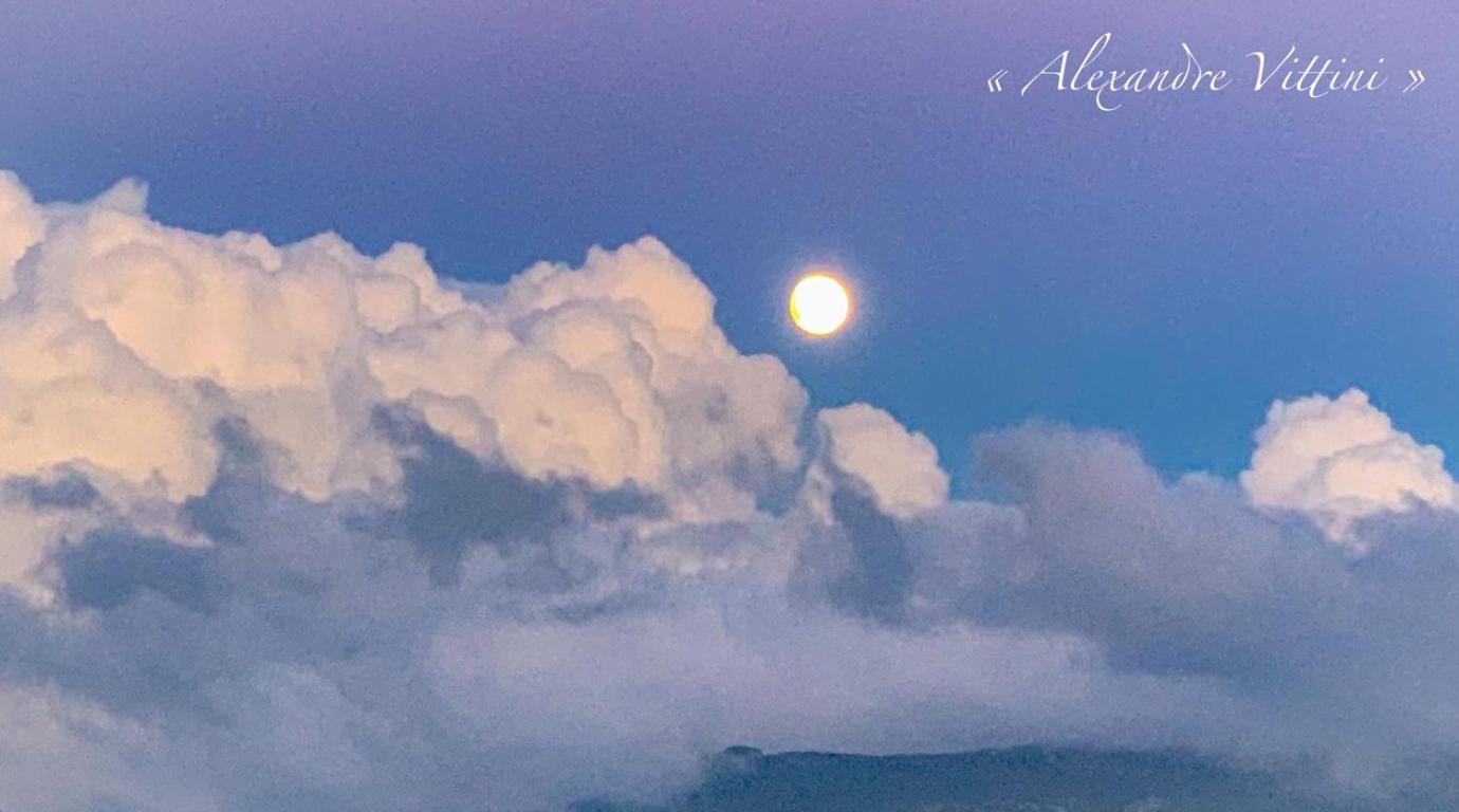 Nuits Magiques Au Village Entre Mer Et Montagnes Bigorno Zewnętrze zdjęcie
